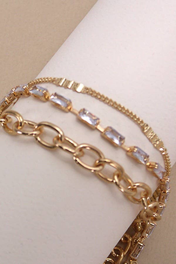 BAGUETTE STONE MULTI LAYER TOGGLE BRACELET : Gold