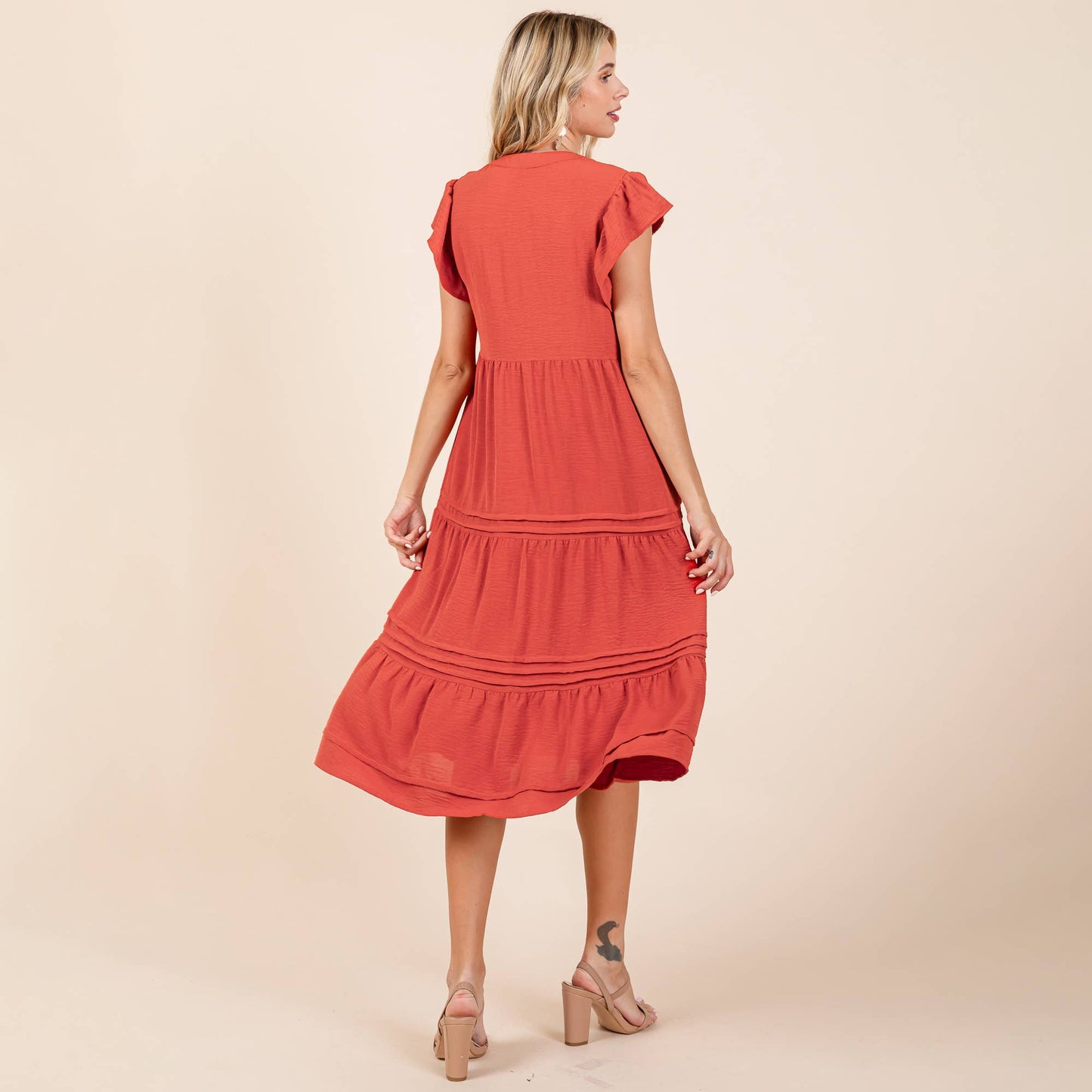 V Neck Tiered Flutter Sleeve Pleated Midi Dress: Rust