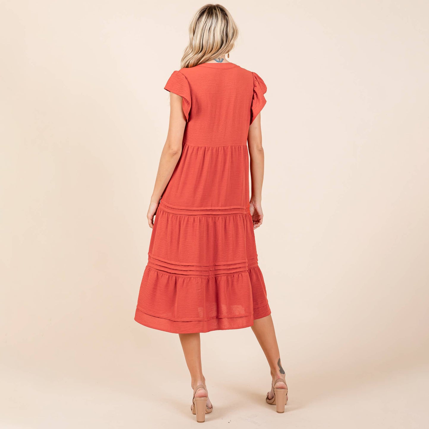 V Neck Tiered Flutter Sleeve Pleated Midi Dress: Rust