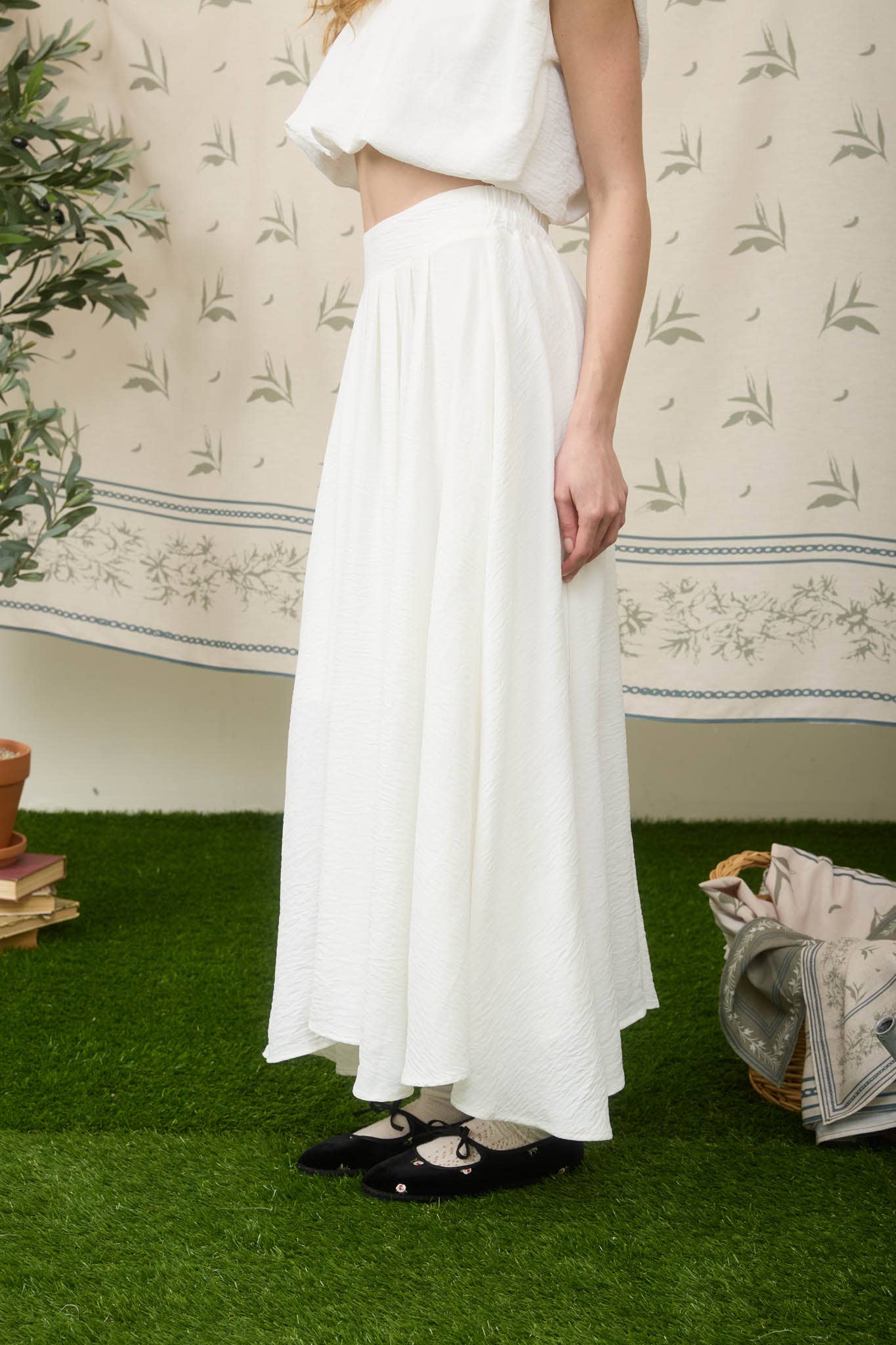 Soft Breeze Midi Skirt: White