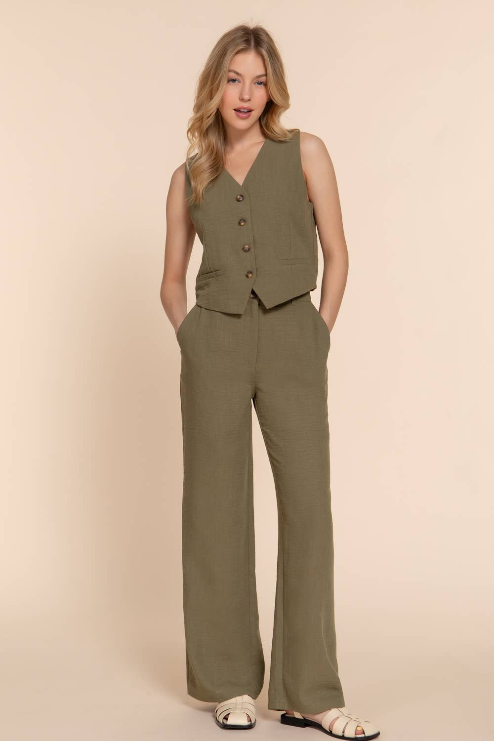 The “Cool & Collected” Linen Set