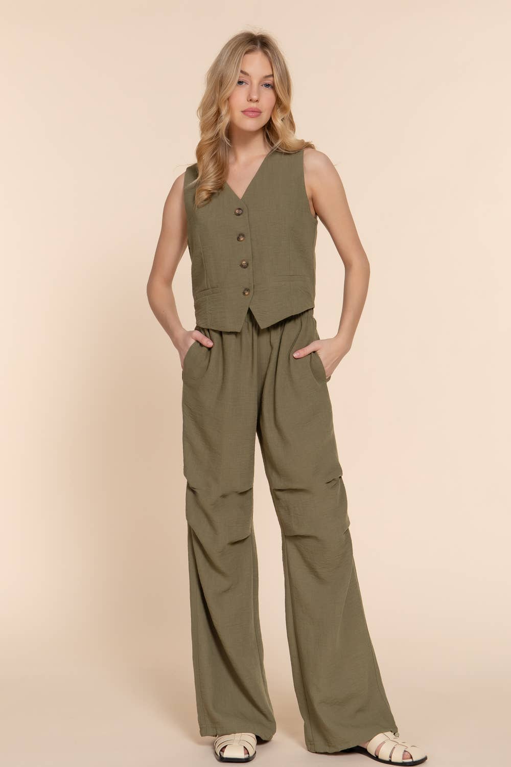 The “Cool & Collected” Linen Set
