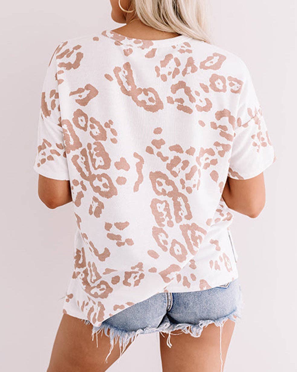 Leopard V-Neck Short Sleeve Top: PLUS SIZE