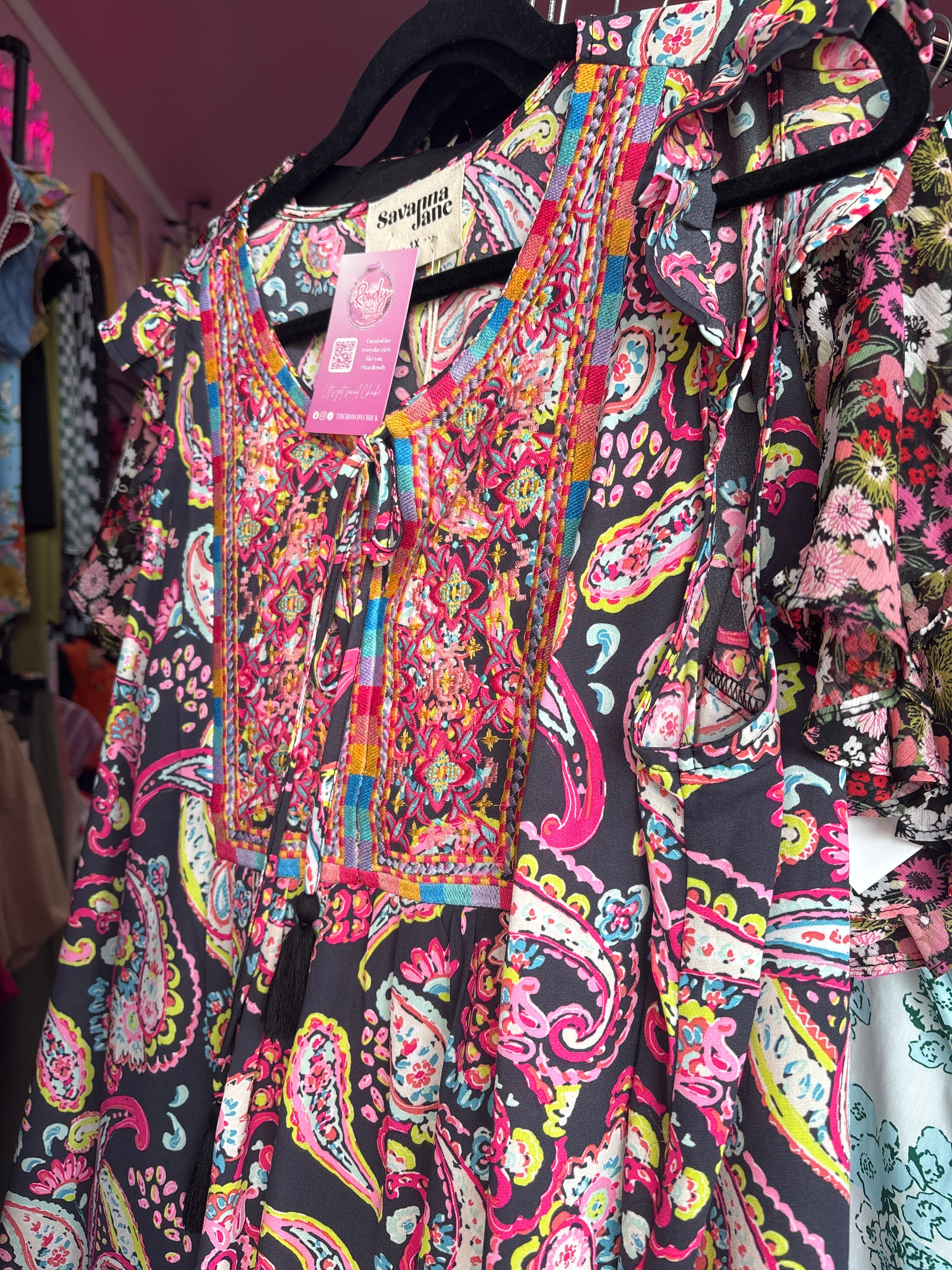 Plus size: Bright paisley top