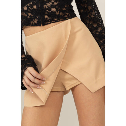 ASYMMETRICAL WRAP MINI SKORT: TAUPE