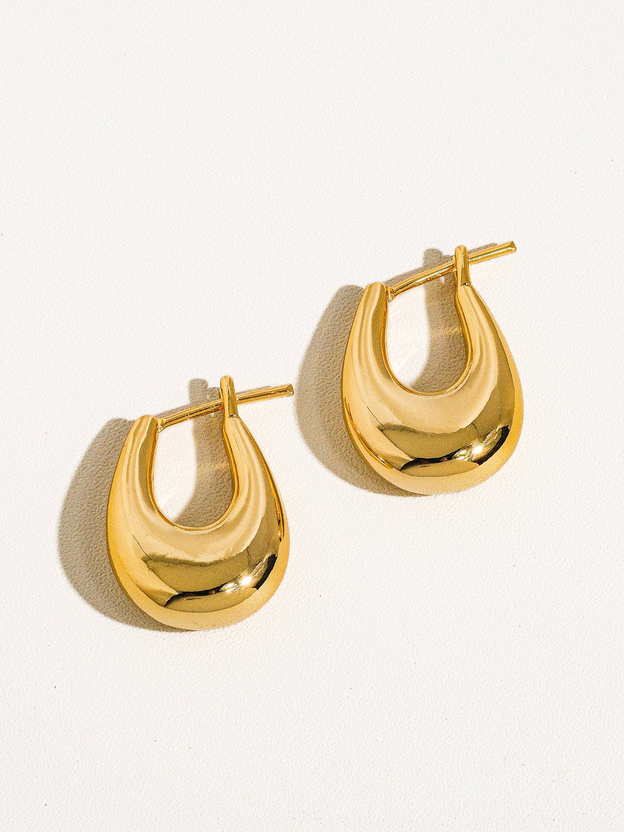 Main Chick Hoops 18K Classic Droplet Hoop Earring: Yellow Gold