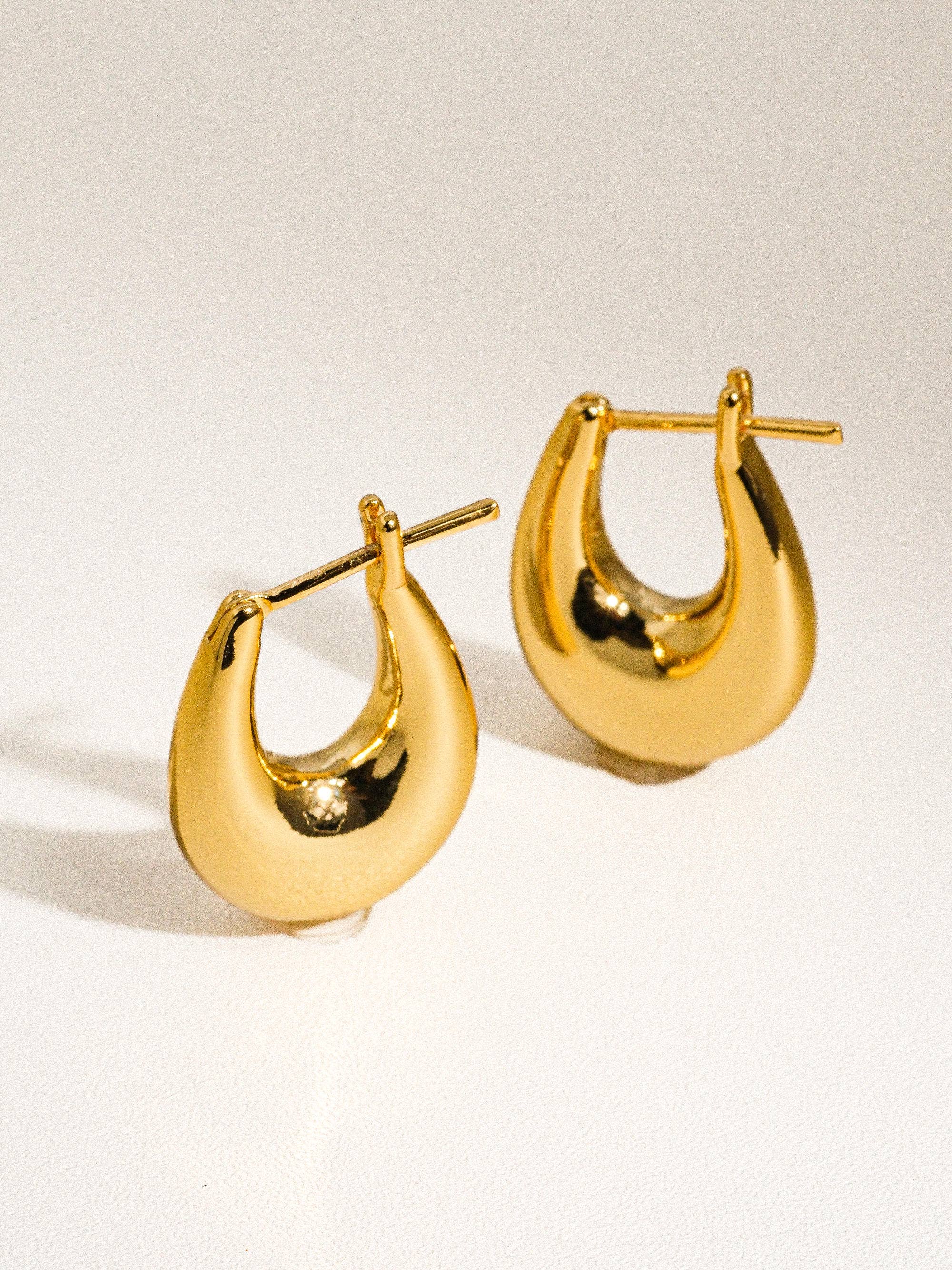 Main Chick Hoops 18K Classic Droplet Hoop Earring: Yellow Gold