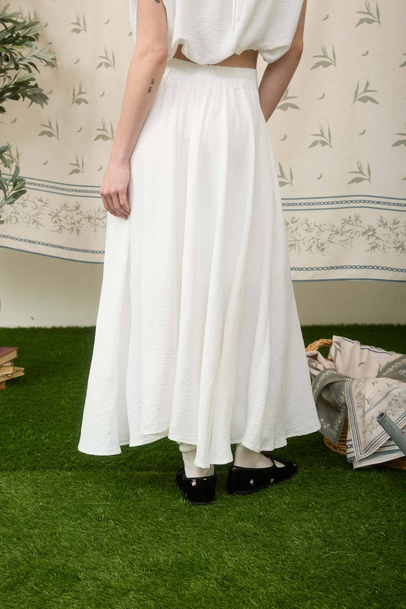 Soft Breeze Midi Skirt: White