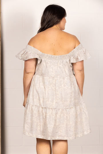CREAM FLORAL PRINT ELASTIC RUFFLED SLEEVELESS PLUS SIZE: CREAM